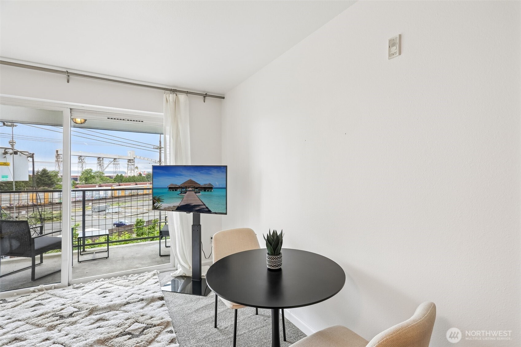 500 Elliott Avenue W Unit: 405