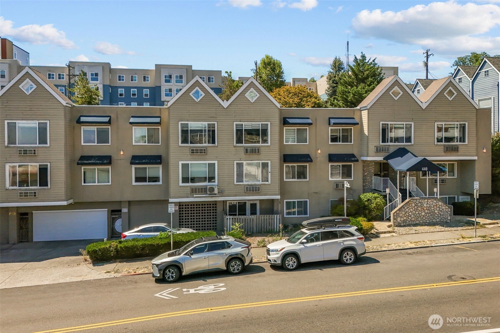 440 St. Helens Avenue Unit: 305