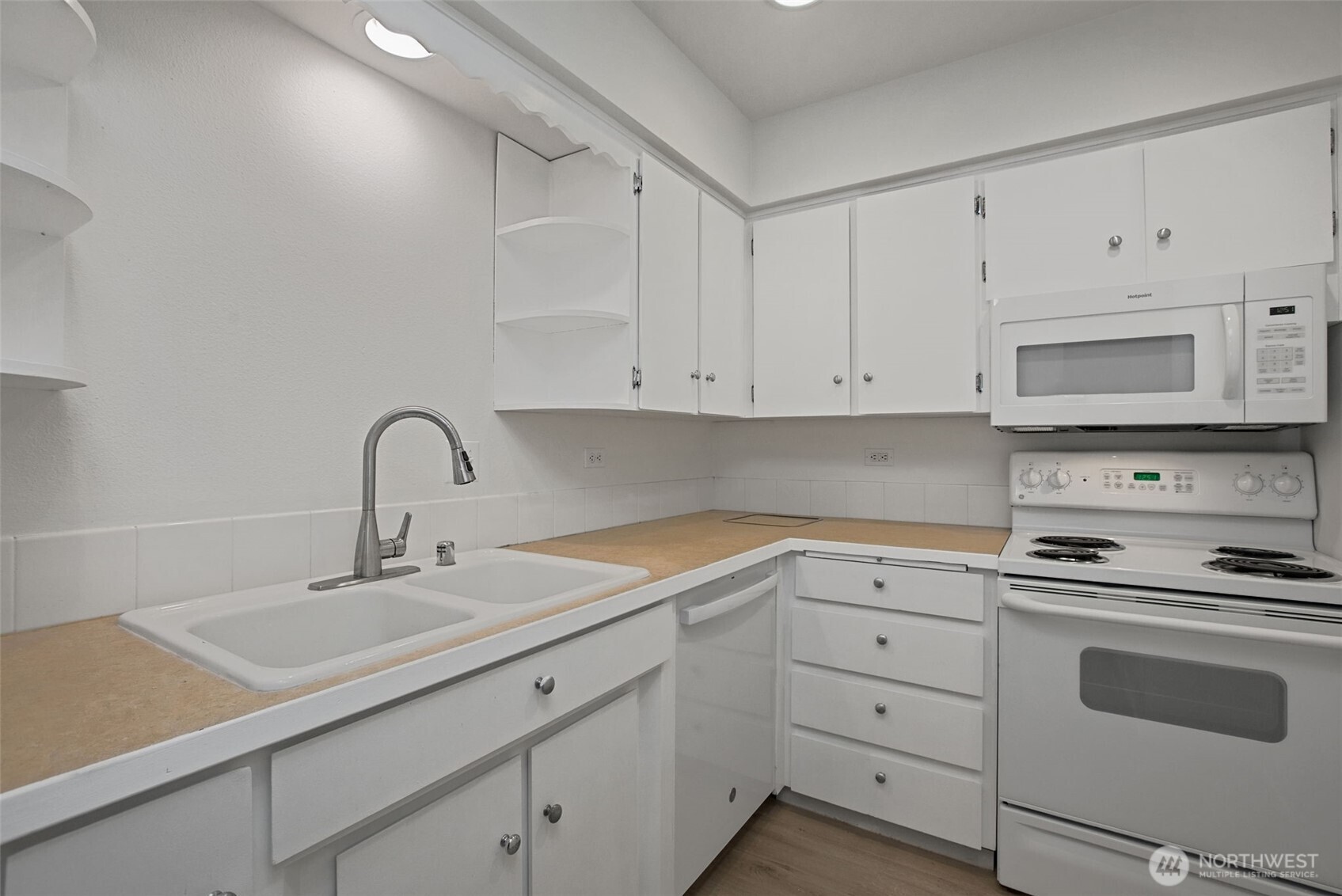 440 St. Helens Avenue Unit: 305