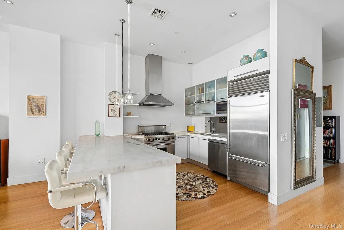 140 West Street Unit: RU