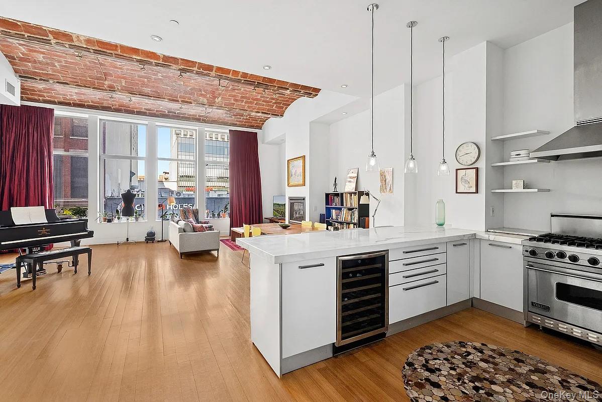 140 West Street Unit: RU