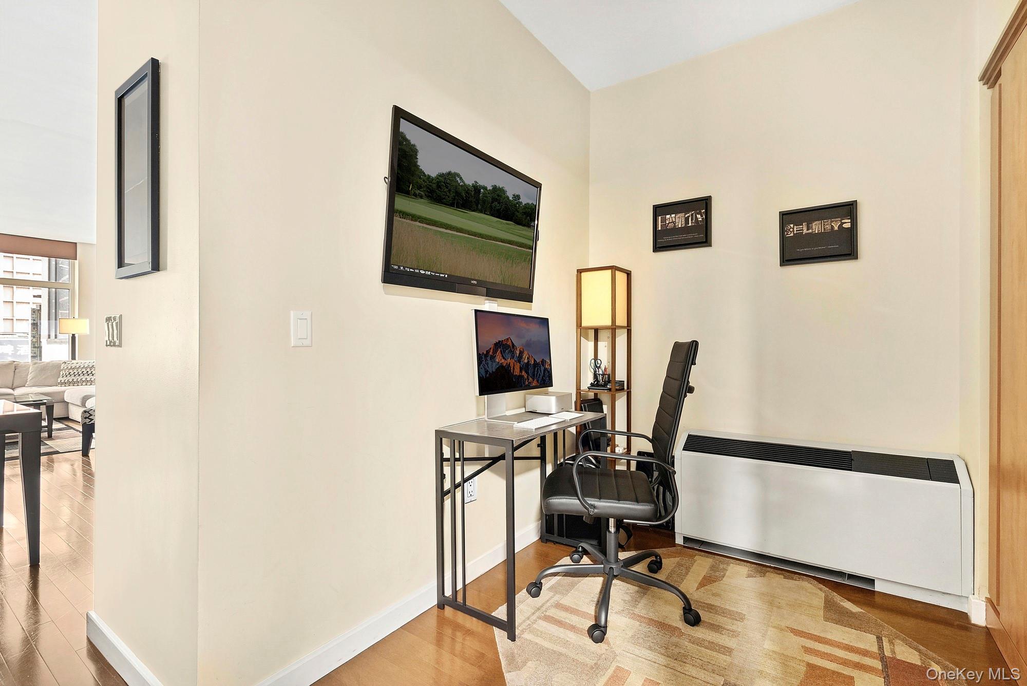 1600 Broadway Unit: 5B