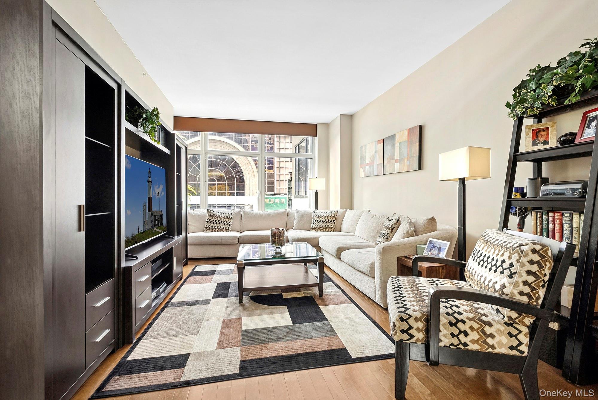 1600 Broadway Unit: 5B