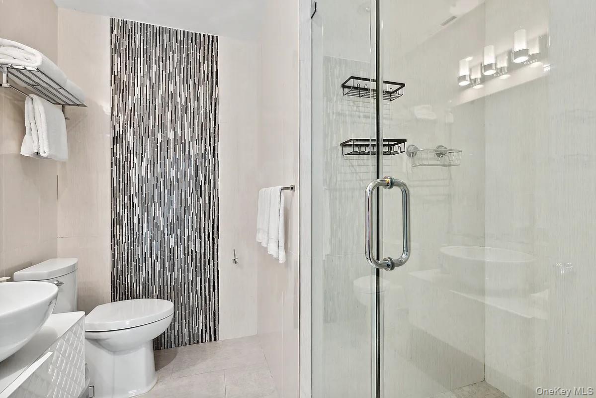 111 East 56th Street Unit: 1102