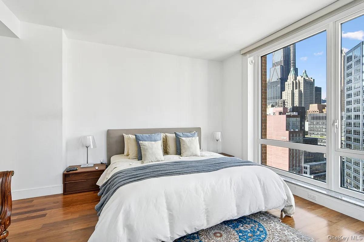 250 East 53rd Street Unit: 280