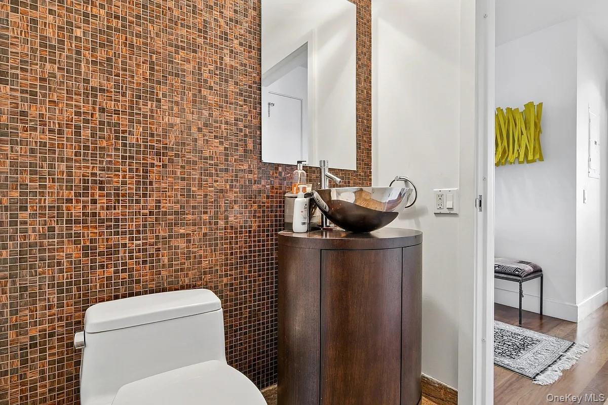 250 East 53rd Street Unit: 280