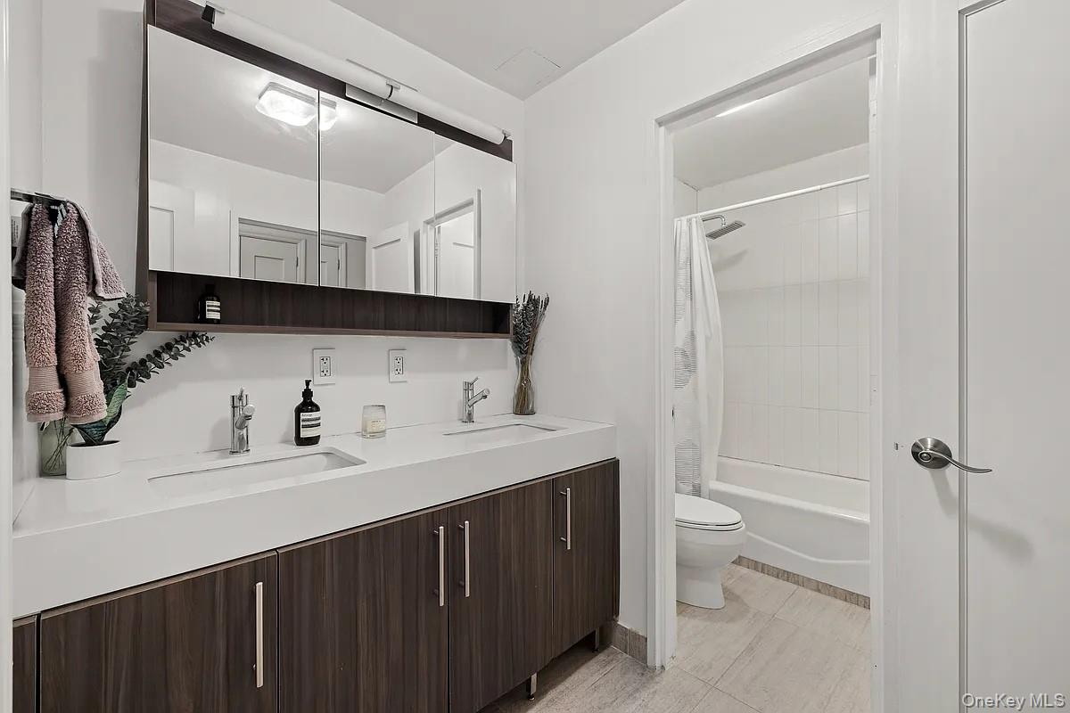 310 E 46th Street Unit: 3T