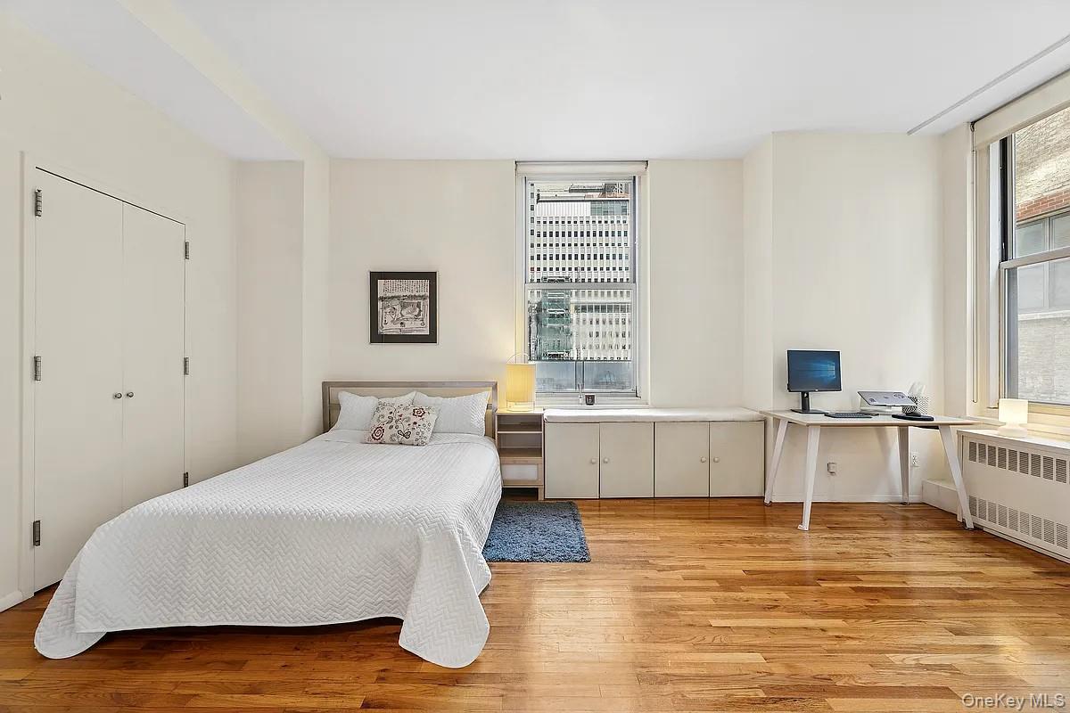 176 Broadway Unit: 12D