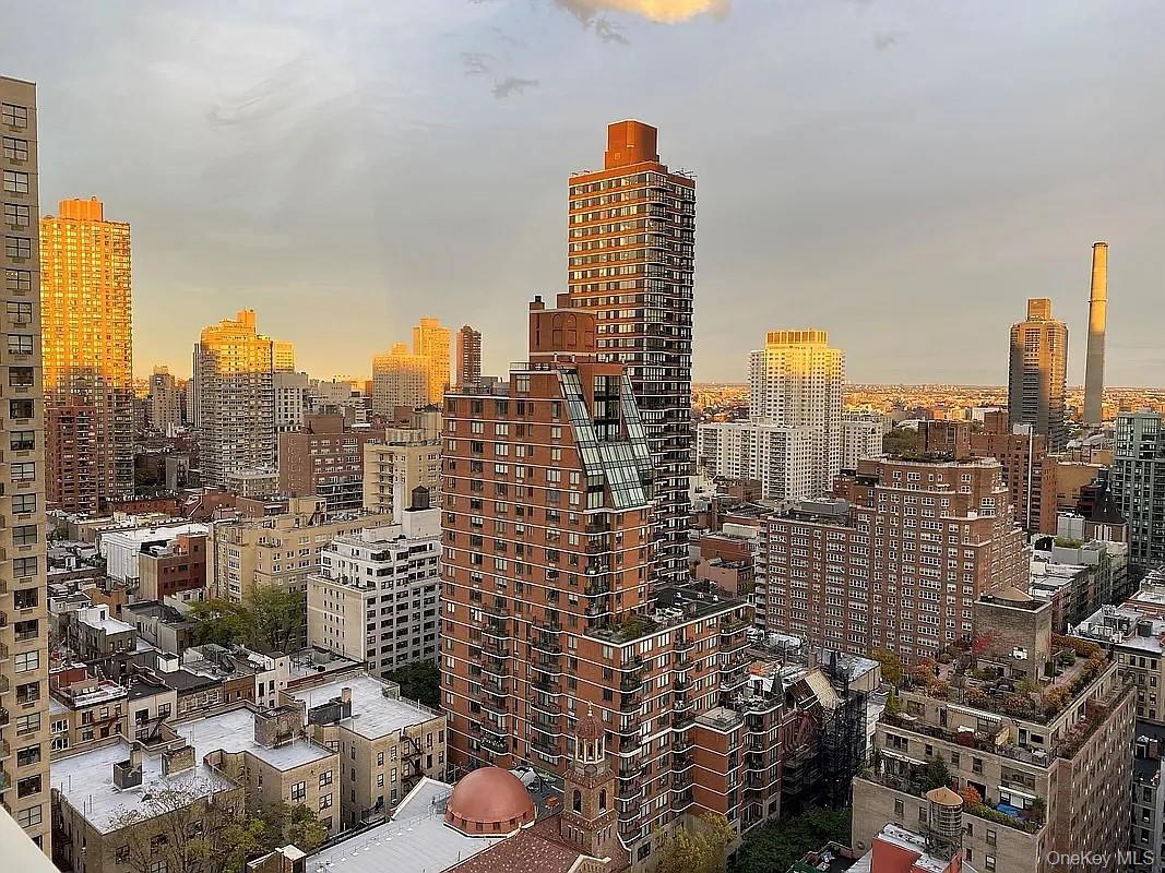 343 East E 74th Street Unit: 34PHD