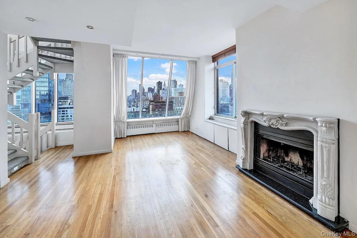 343 East E 74th Street Unit: 34PHD