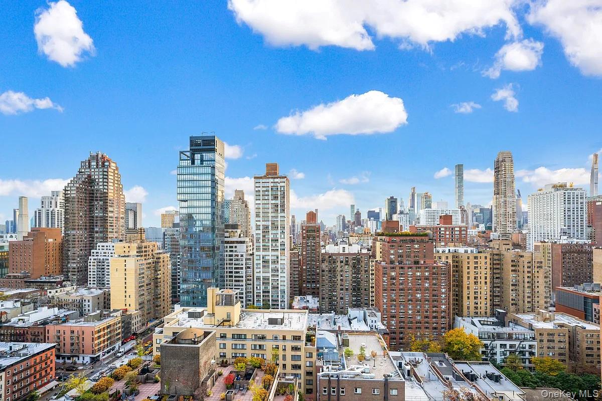 343 East E 74th Street Unit: 34PHD