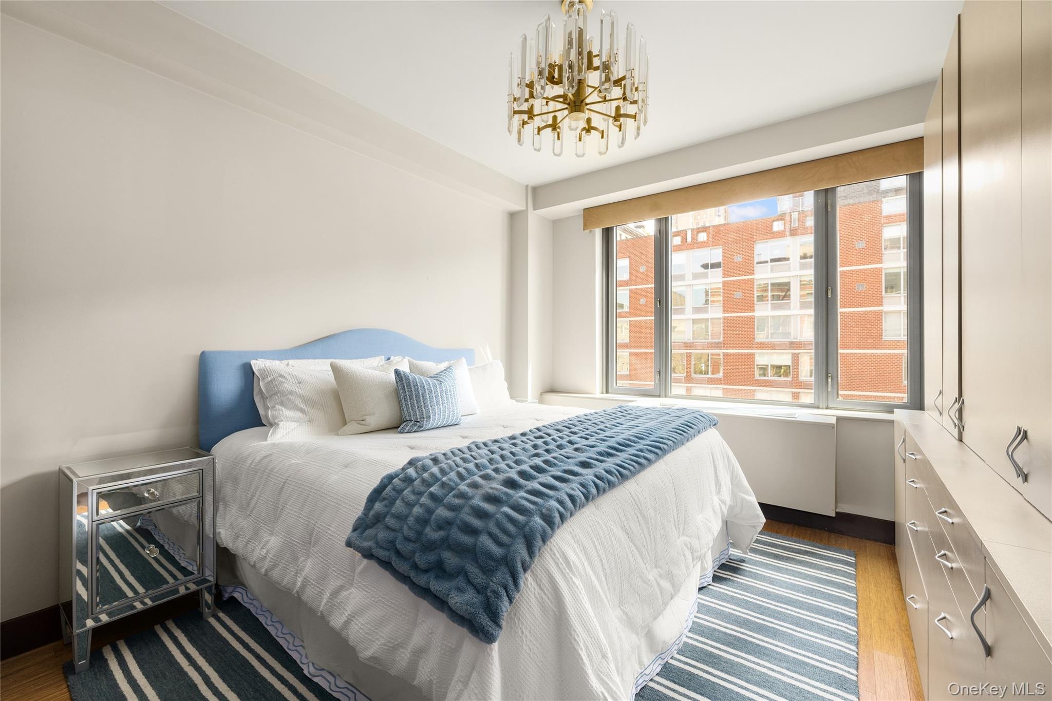 305 W 16th Street Unit: 4D