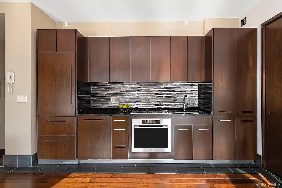 40 Broad Street Unit: #PH3H