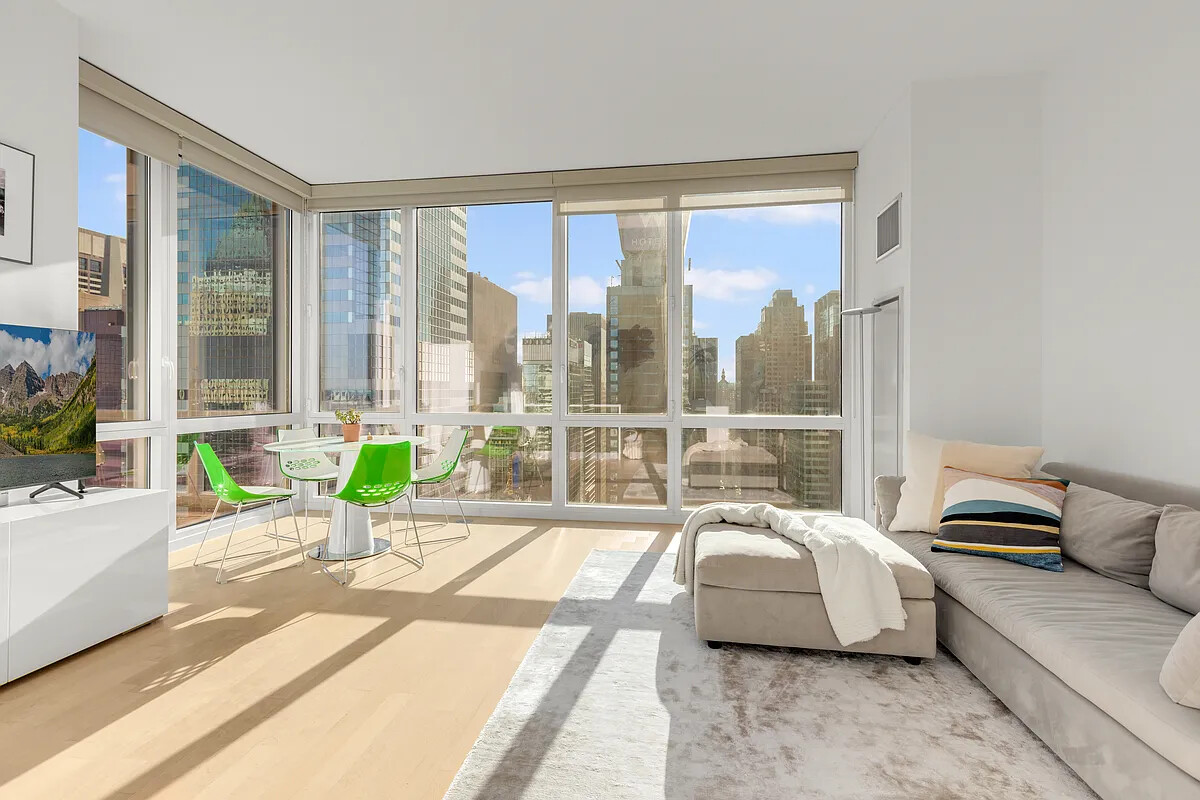 247 W 46TH Street 4104