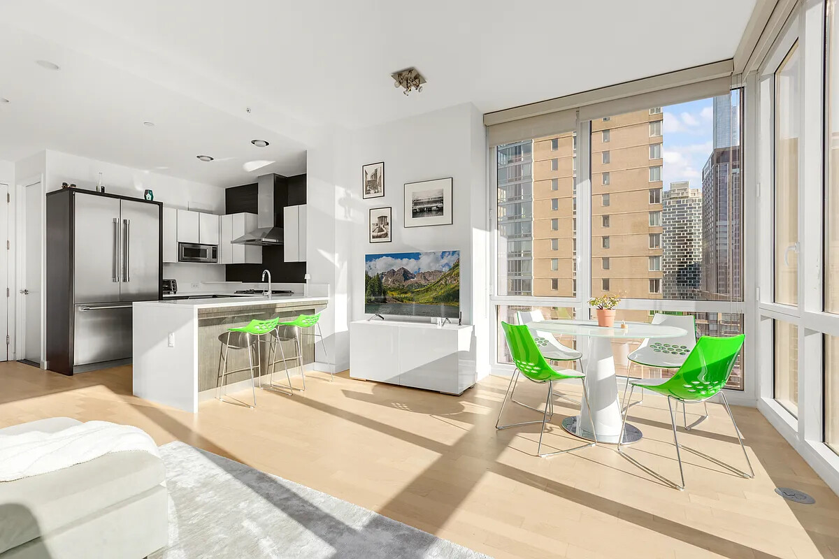 247 W 46TH Street 4104