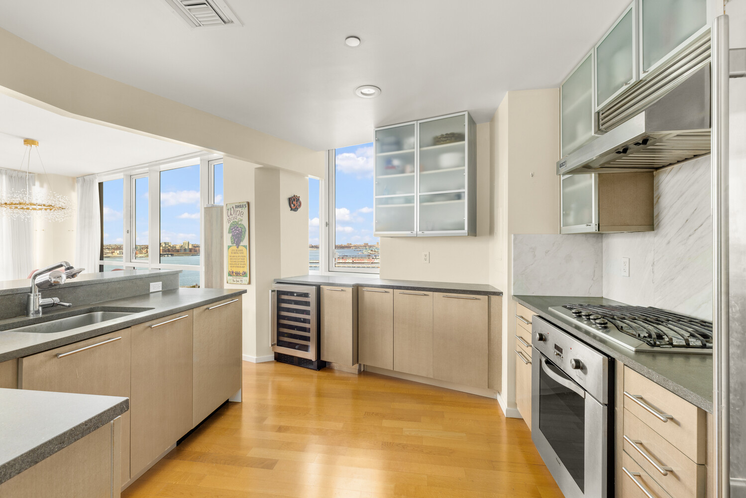 200 CHAMBERS Street 22C