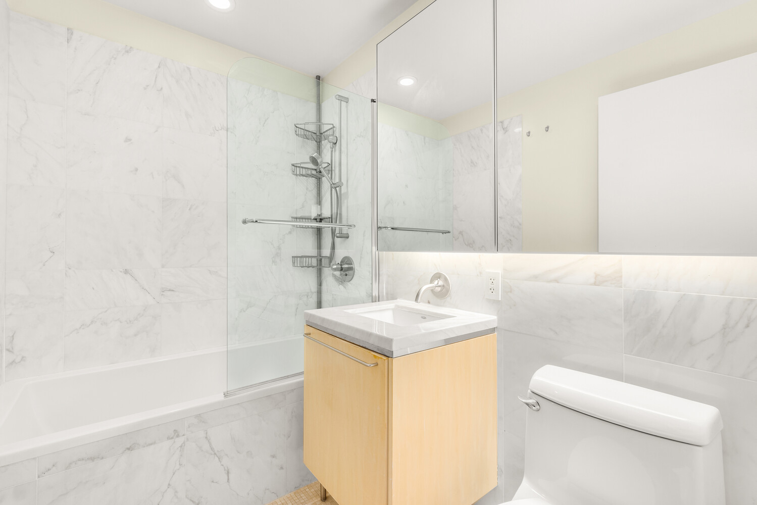 200 CHAMBERS Street 22C