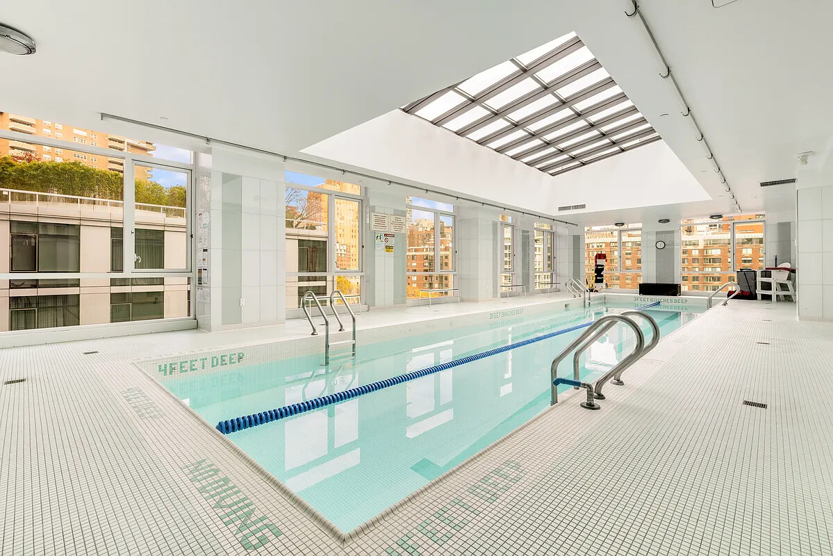 200 CHAMBERS Street 22C