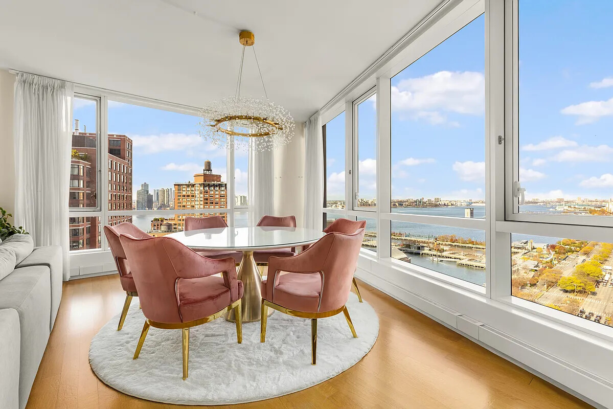 200 CHAMBERS Street 22C