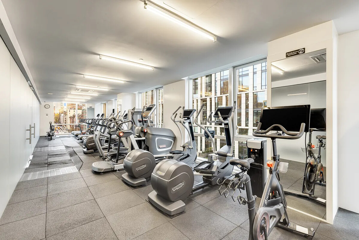 200 CHAMBERS Street 22C