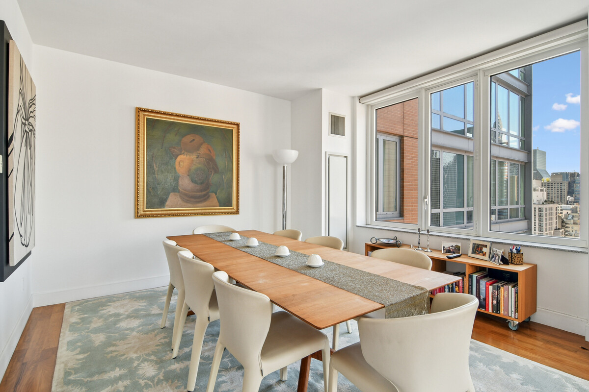 250 E 53RD Street 2801