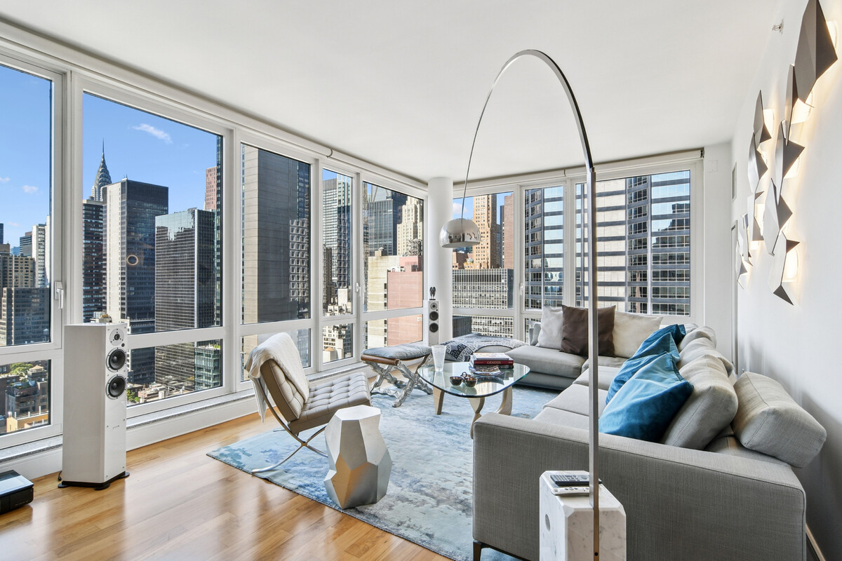 250 E 53RD Street 2801