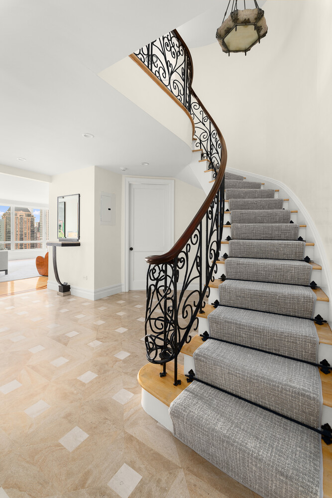 150 COLUMBUS Avenue 26C/27C
