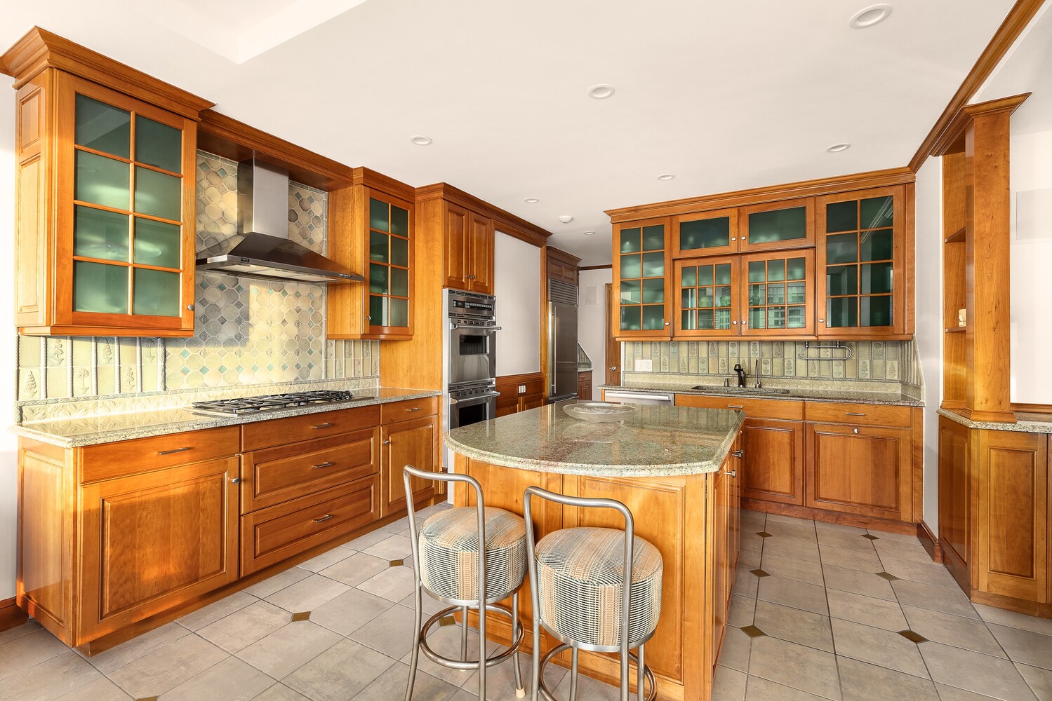 150 COLUMBUS Avenue 26C/27C