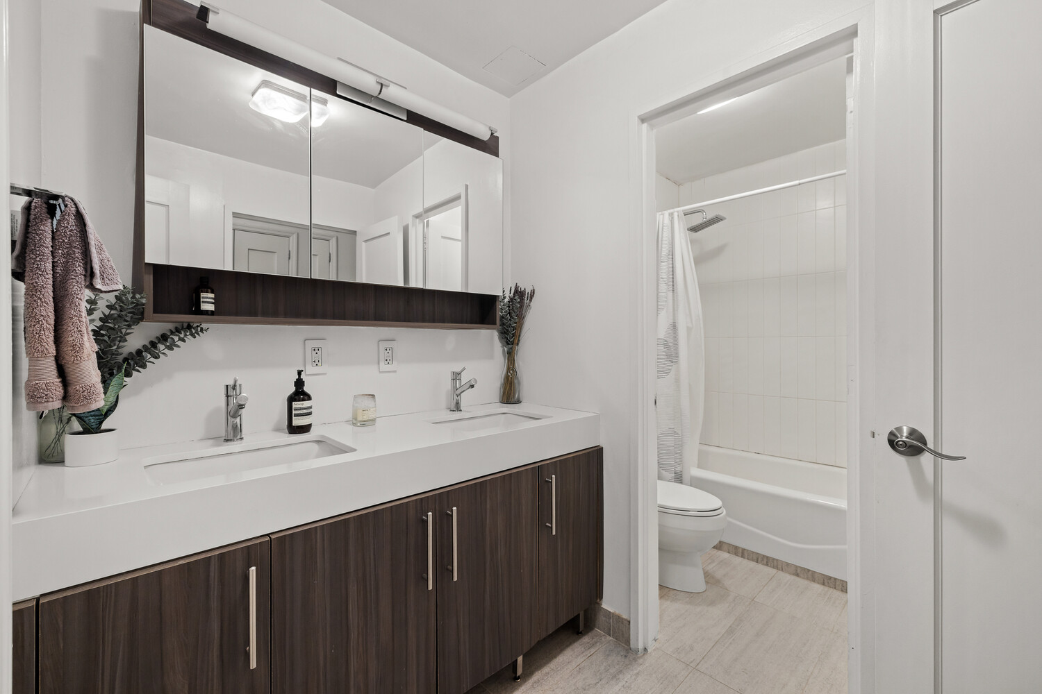 310 E 46TH Street 3T