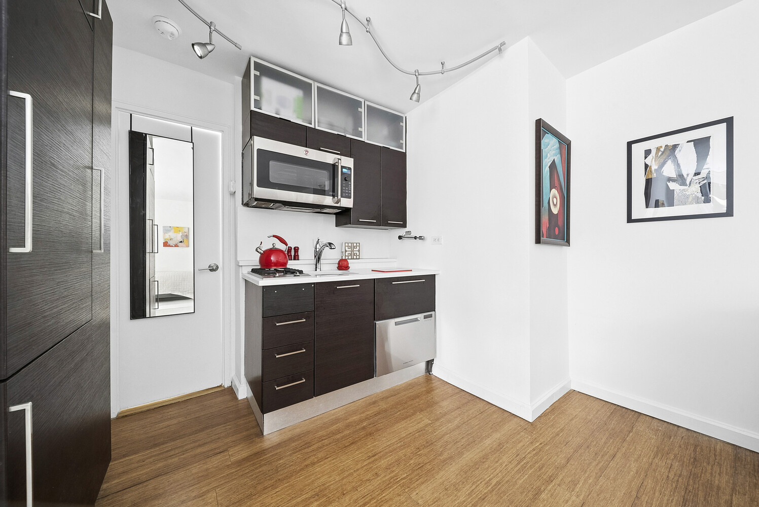 233 E 69TH Street 5F