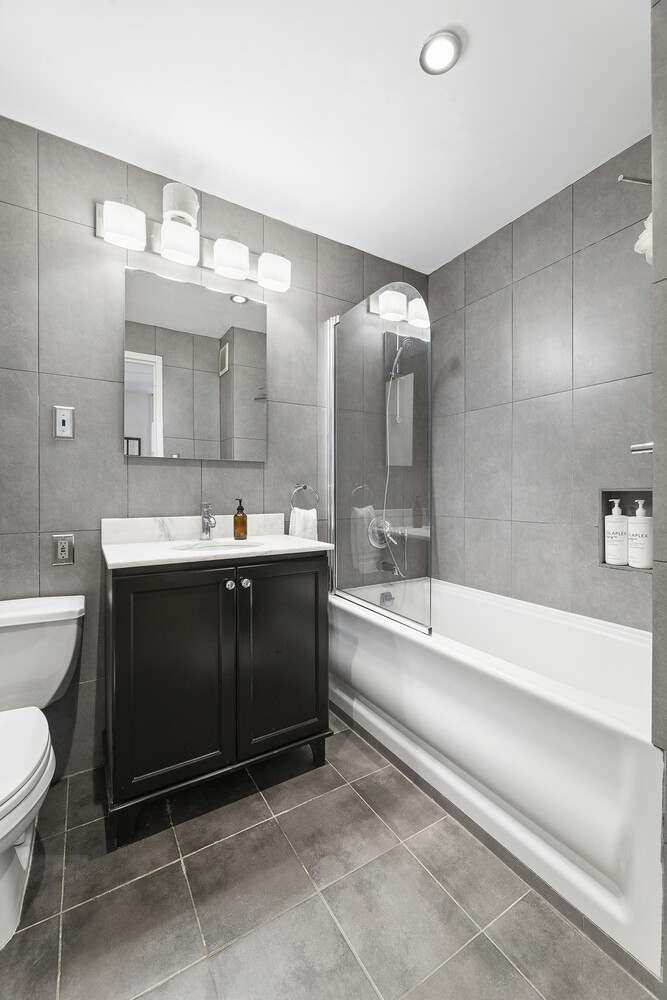 176 BROADWAY 12D