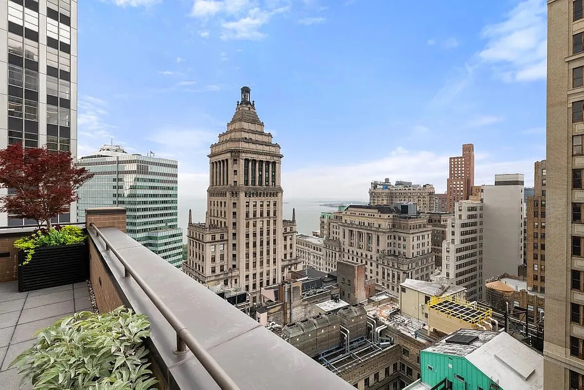 40 BROAD Street PH3H