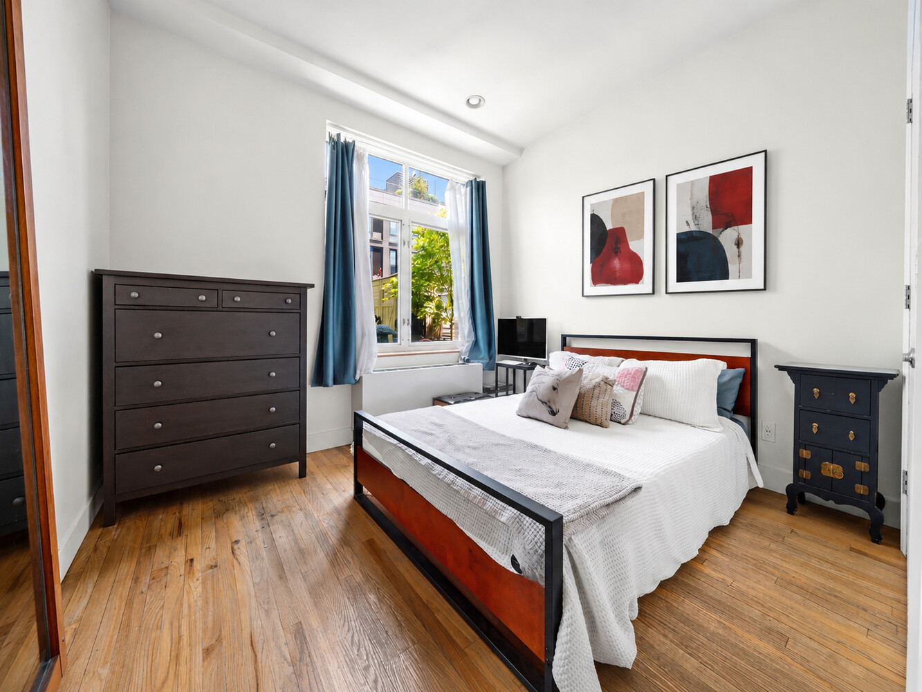 91 GRAND Avenue 4D