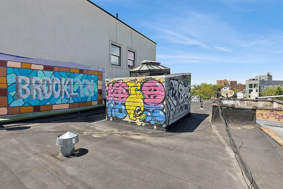 381 SUMPTER Street