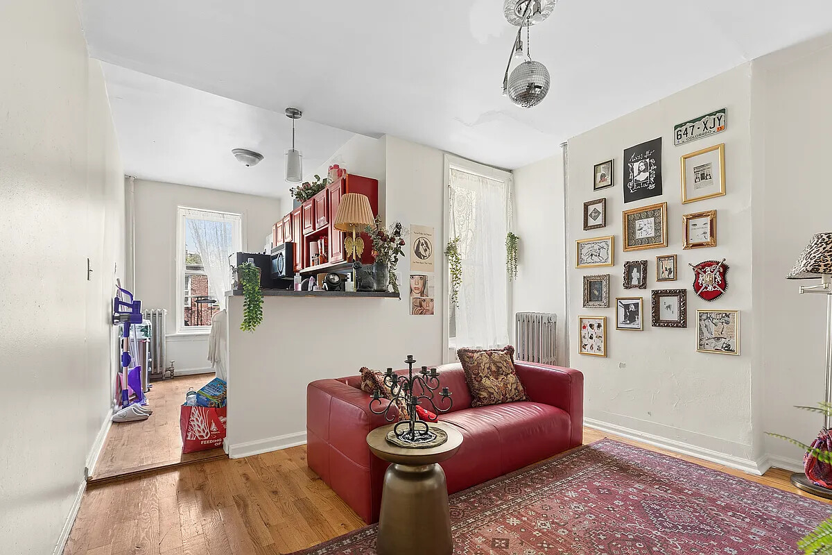 381 SUMPTER Street