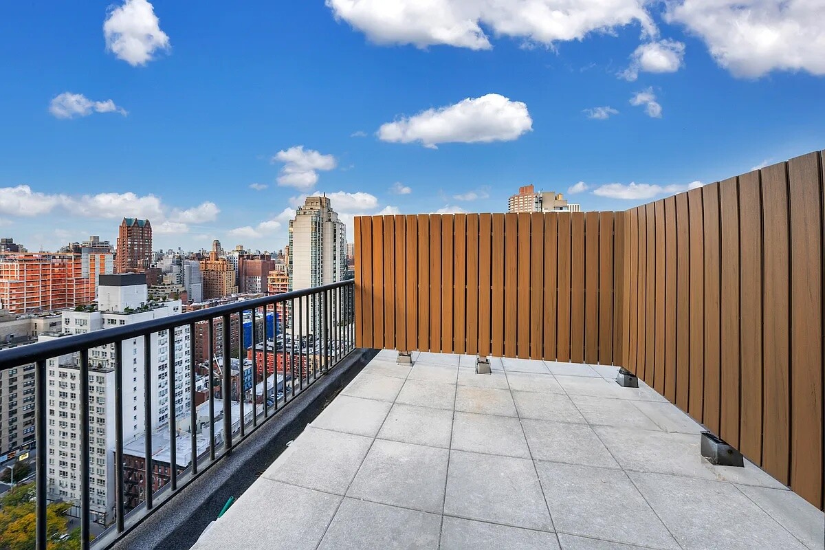 343 E 74TH Street PH34D