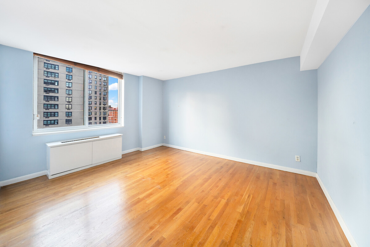 343 E 74TH Street PH34D