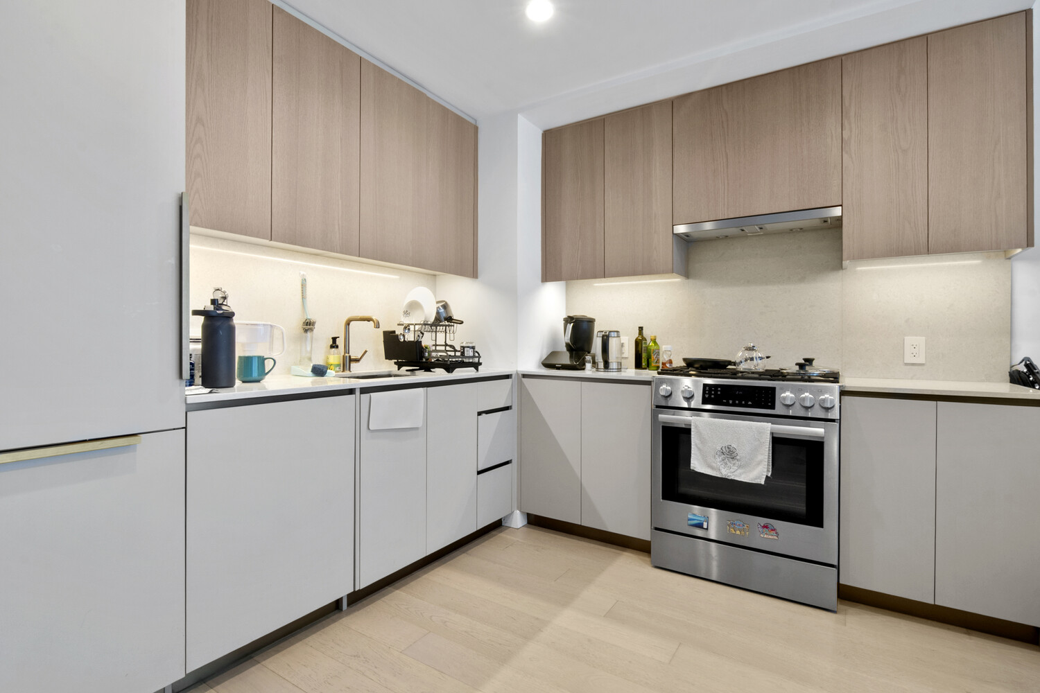 3 COURT Square 1404