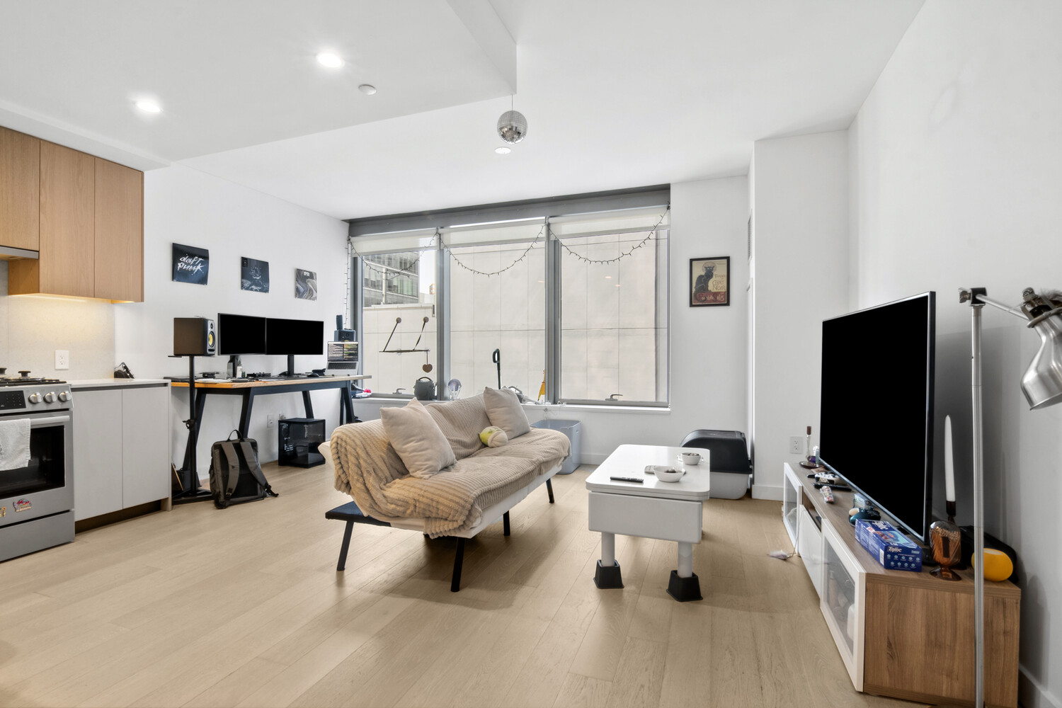 3 COURT Square 1404