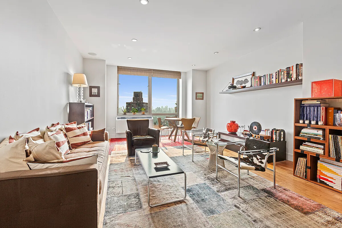 1965 BROADWAY 30C