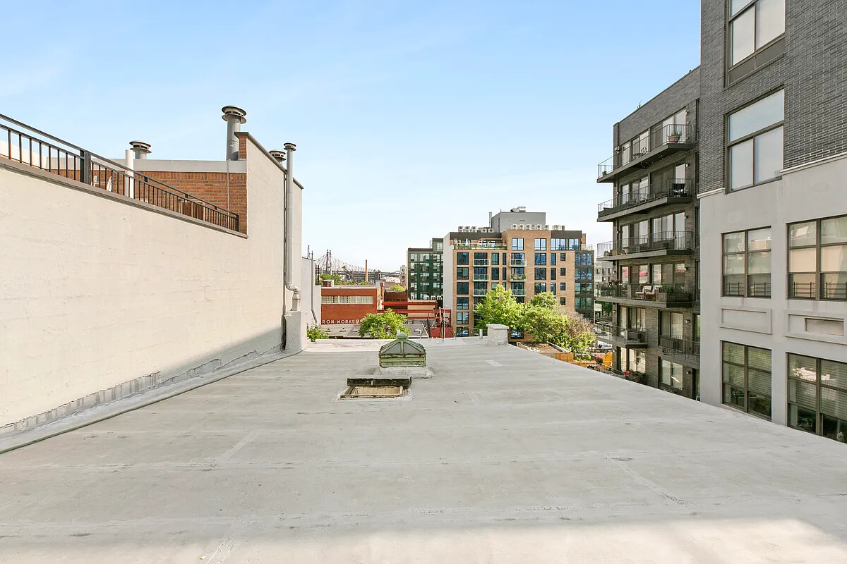 10-47 47TH Avenue