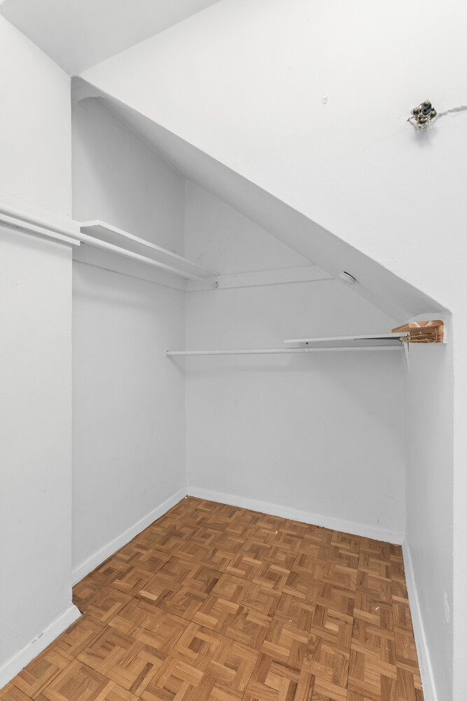 110 E 36TH Street 1E