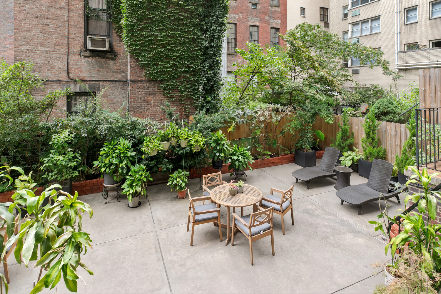110 E 36TH Street 1E