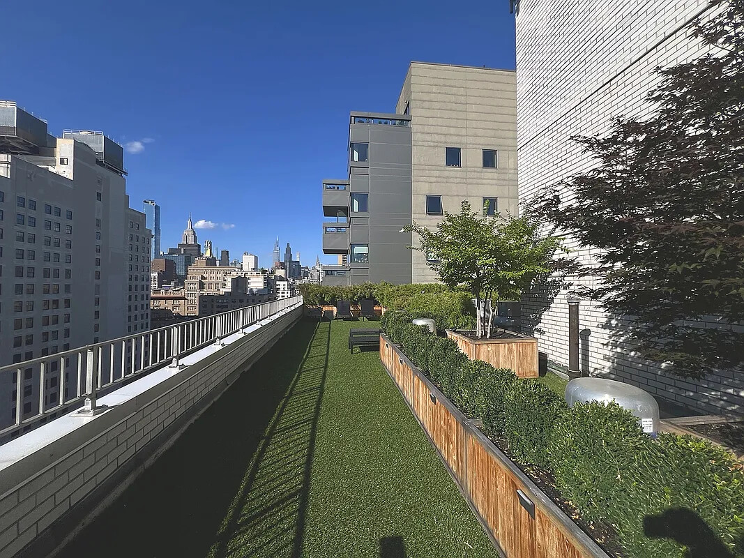 111 3RD Avenue 17F