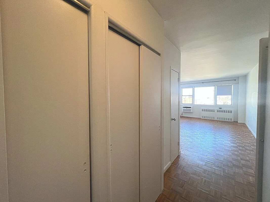 111 3RD Avenue 17F