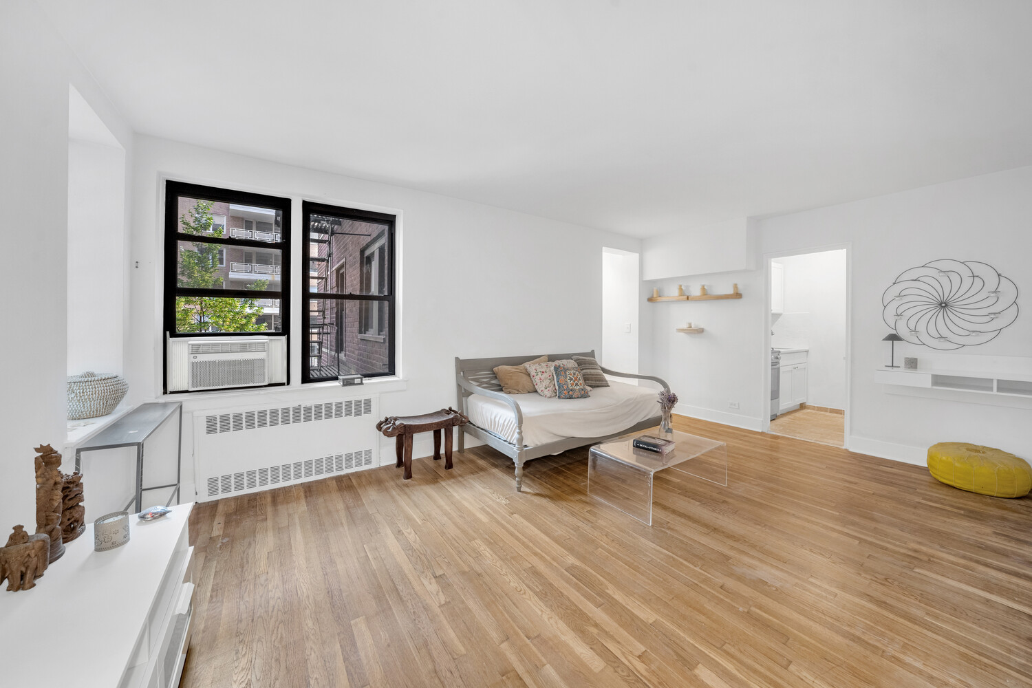 54 E 8TH Street 3L