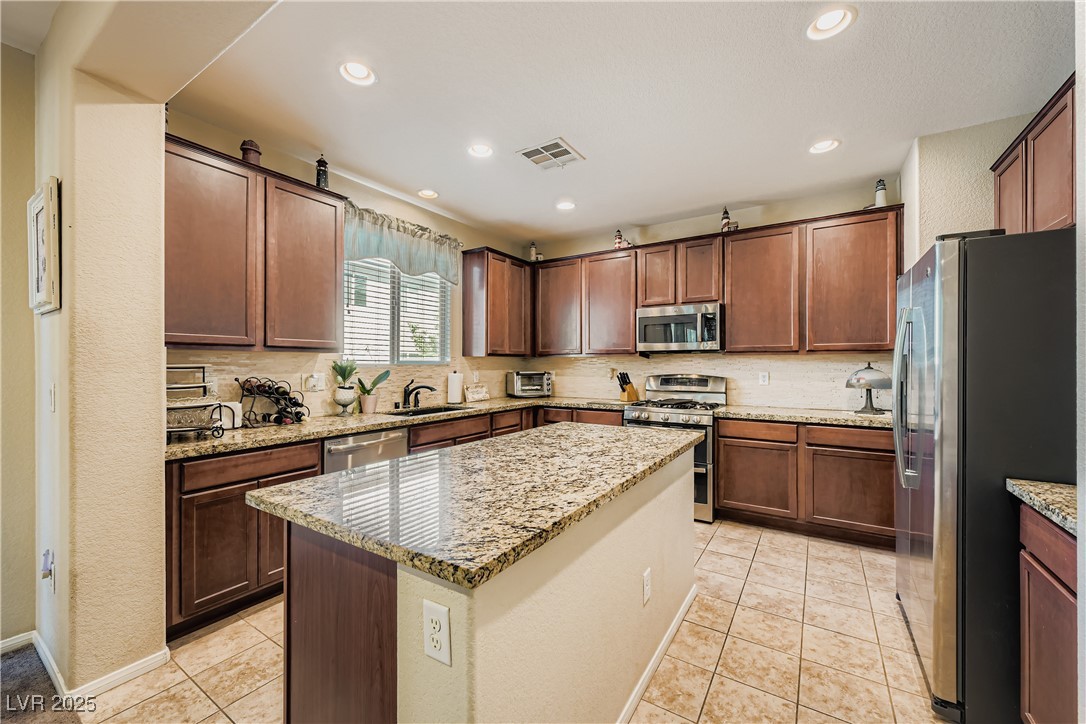 9632 Abbey Pond Avenue