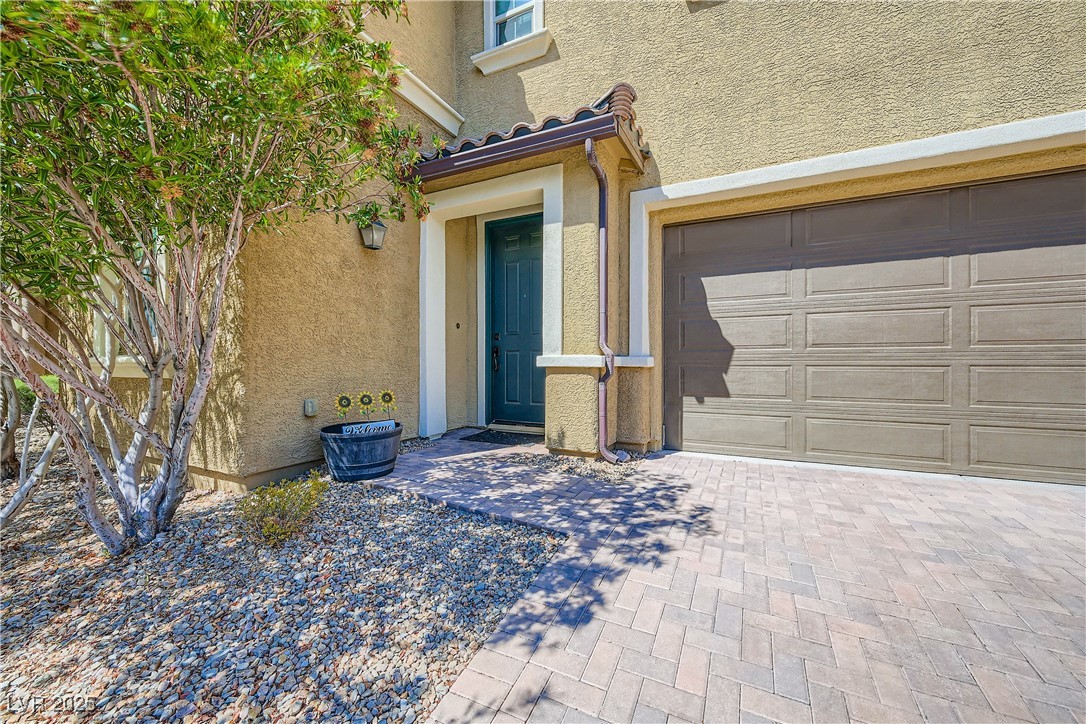 9632 Abbey Pond Avenue