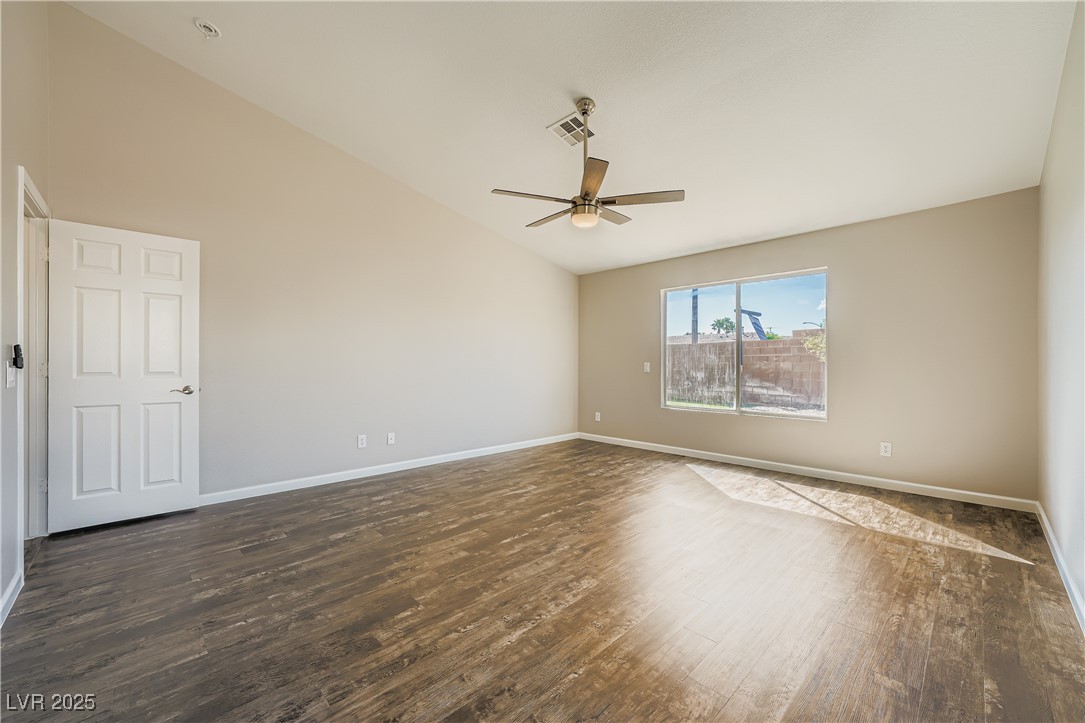 9513 Kelly Creek Avenue