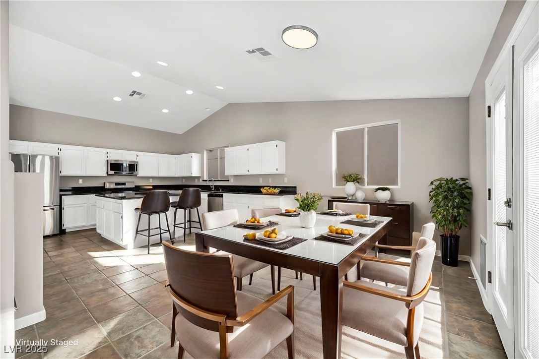 9513 Kelly Creek Avenue